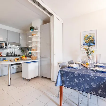 Queen Garden - Happy Apartman